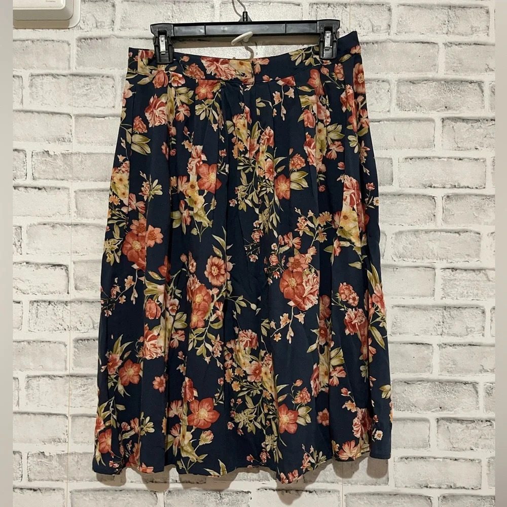 Women’s Forever 21 blue with pink floral print skirt Size Medium